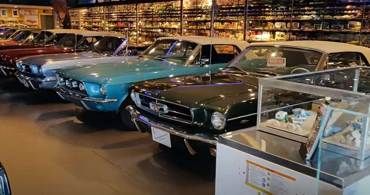 mustanggarage diecastdude screencap